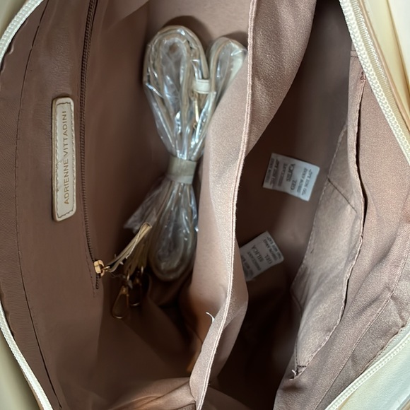 NWT Adrienne Vittadini Madison Lizard Lock Solid Satchel - Picture 14 of 14